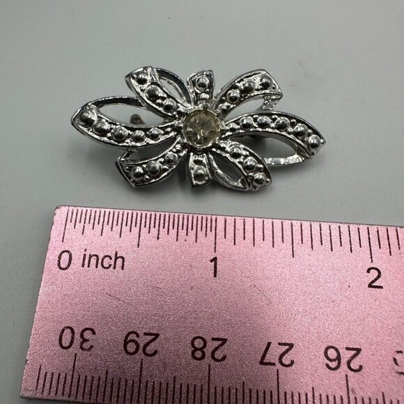 Vintage Brooch Lot Silver Tone Dragonfly Leaf Mask Bear Flower Cluster 6PC - Picture 14 of 15